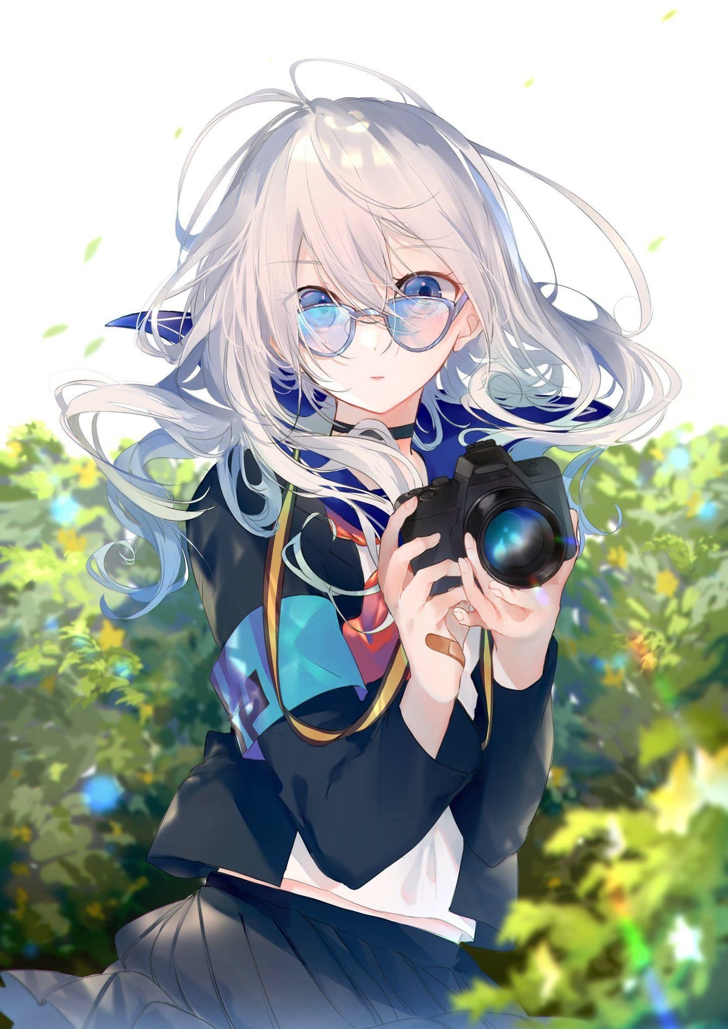 Ảnh anime nữ đeo kính cute là một xu hướng trong nghệ thuật anime và manga, thể hiện sự dễ thương và thu hút của những cô gái đeo kính, tạo nên một phong cách độc đáo và đáng yêu.