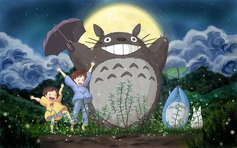 My Neighbor Totoro là một bộ phim hoạt hình Nhật Bản nổi tiếng do Studio Ghibli sản xuất, kể về cuộc sống hằng ngày của hai chị em Mei và Satsuki cùng với Totoro - một loài sinh vật huyền thoại trong rừng. Bộ phim mang đến những hình ảnh đẹp mắt và câu chuyện đáng yêu, làm say lòng hàng triệu khán giả trên toàn thế giới.